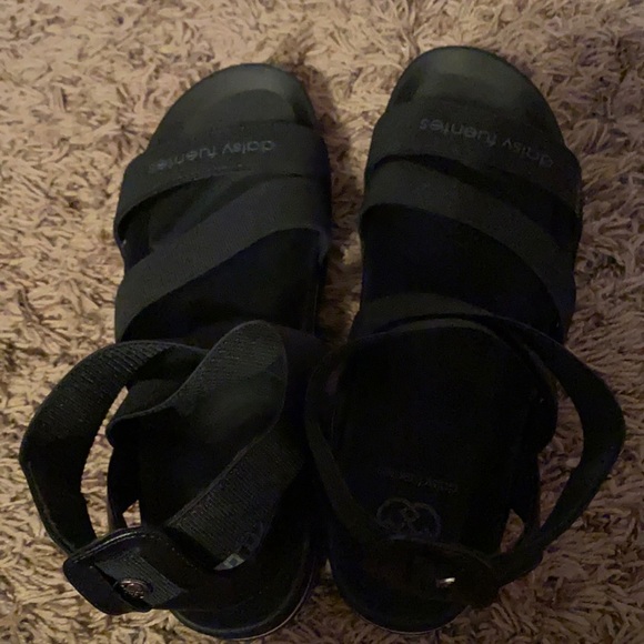 daisy fuentes sandals - Picture 2 of 6